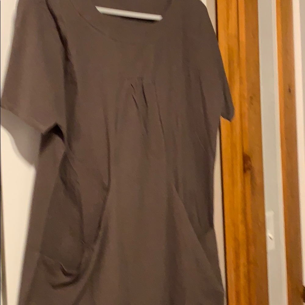 Ladies top - Picture 2 of 4
